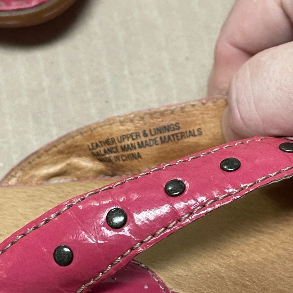 Børn Sz 8/ 38.5 Freesia Pink Leather Flat Thong Stud Comfort Sandal Flip Flops